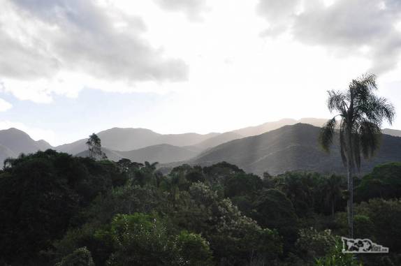 O belo visual da trilha para a cachoeira do rio Vermelho, na Várzea do Braço, em Santo Amaro da Imperatriz, perto de Florianópolis, em Santa Catarina